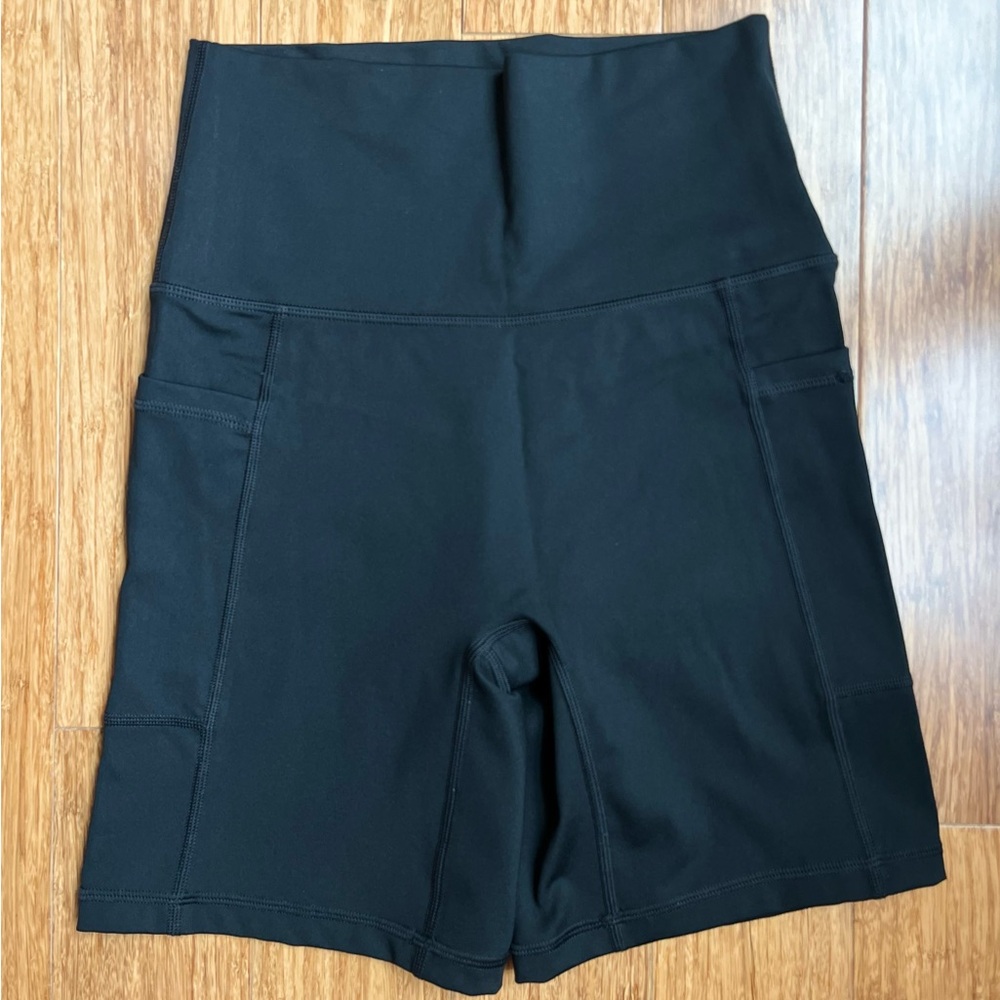 Aerie offline bike spandex shorts Black size Medium.  1002